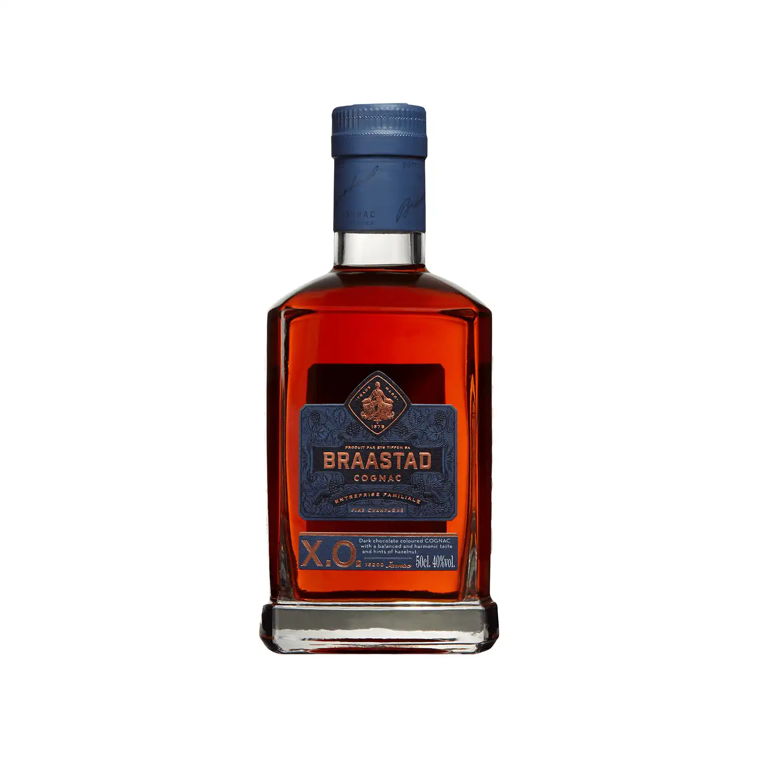 Braastad XO – cognac i låg, bred flaska med blå etikett och klassisk form
