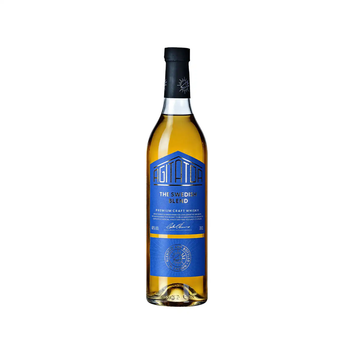 Agitator The Swedish Blend – svensk blended whisky i hög flaska med blå etikett och svart kork